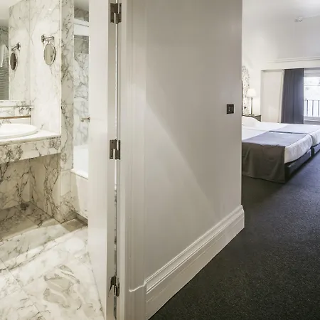 Lopez De Haro فندق