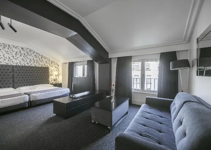 Hotel López De Haro 5*