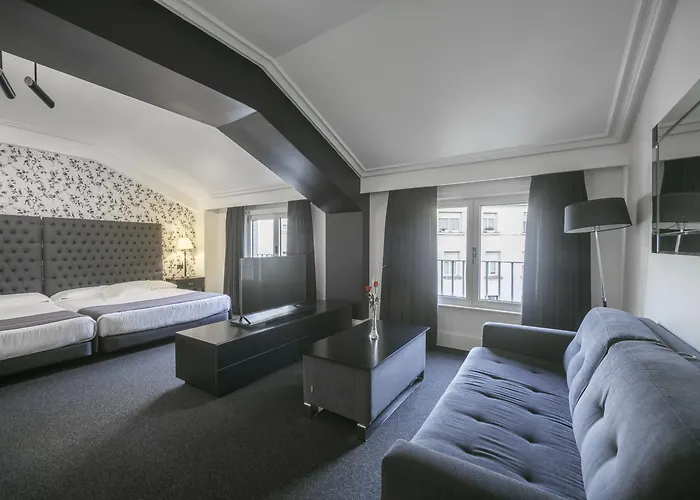 Hotel López De Haro 5*