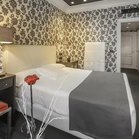 Lopez De Haro Hotel 5*