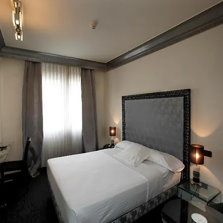 호텔 Lopez De Haro 5*